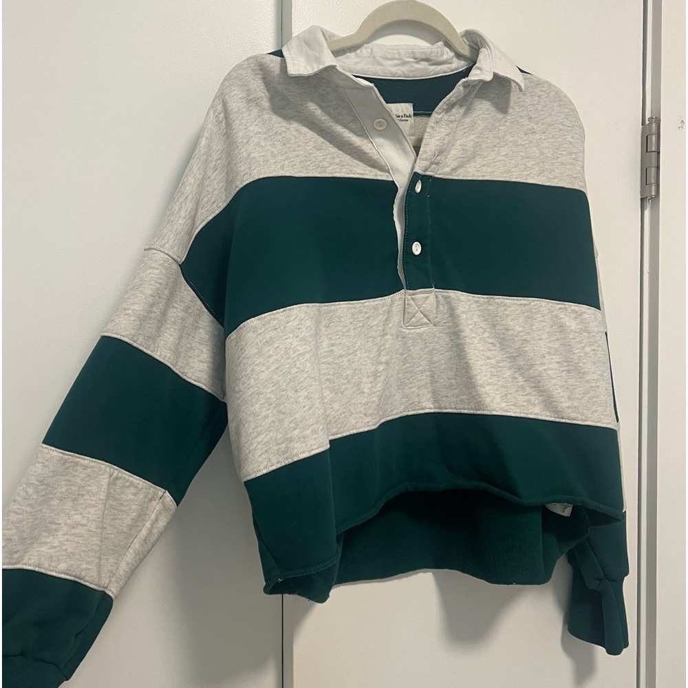Abercrombie Henley cropped sweater